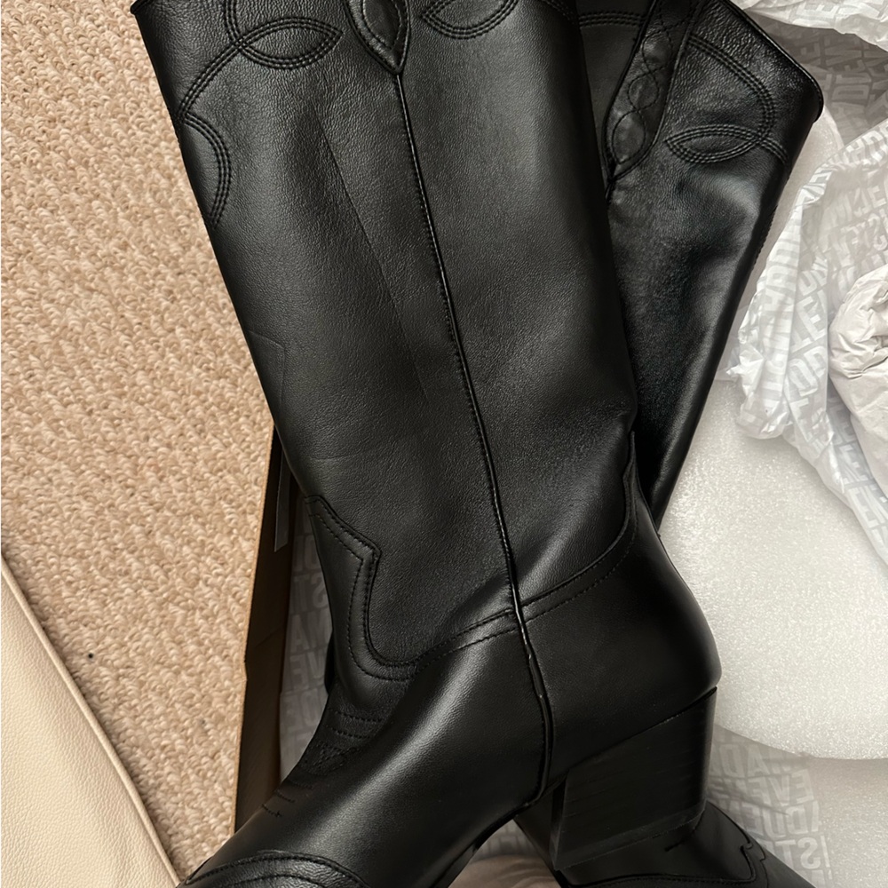 Steve Madden western style black boots
